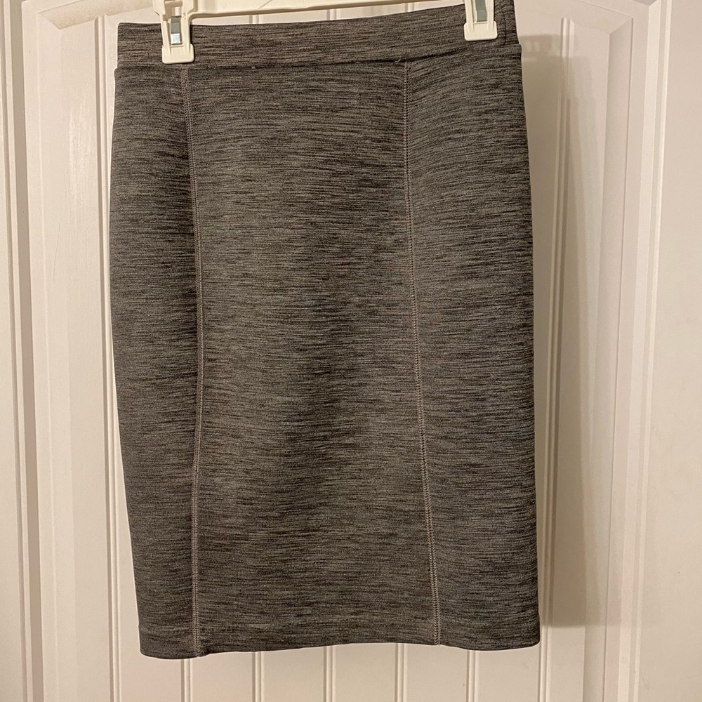 Womens gray stretchy skirt. Size XS